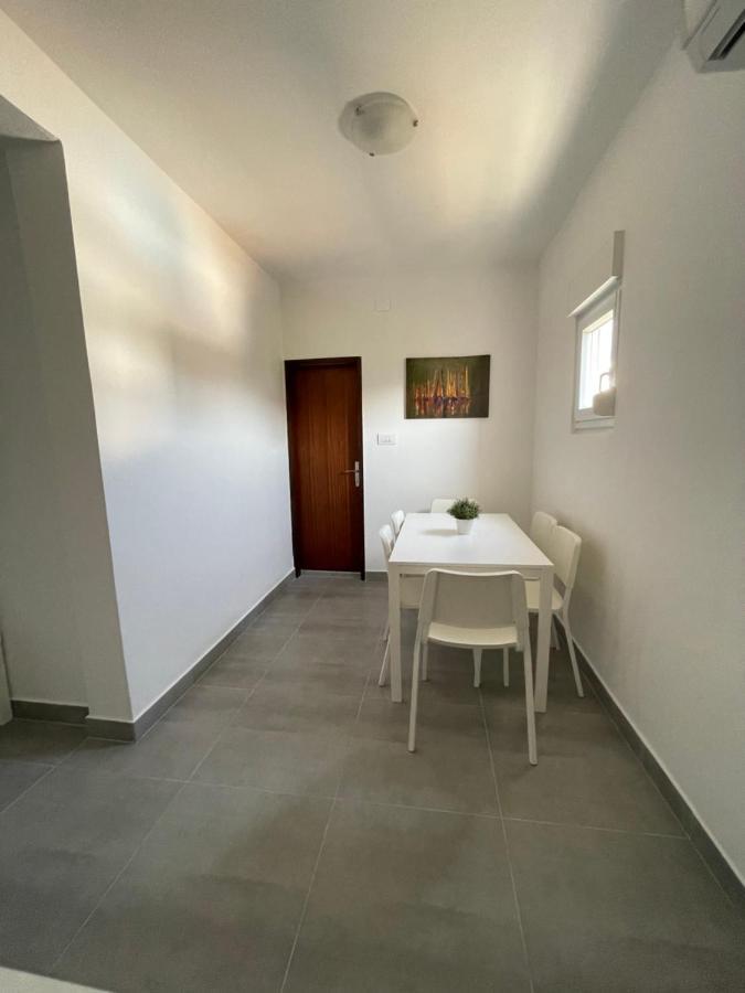 Apartmani Fulir Vrsi Εξωτερικό φωτογραφία